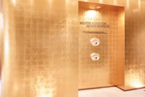 turmquartier-raum-gold-geld-gesellschaft-02-1920x1280